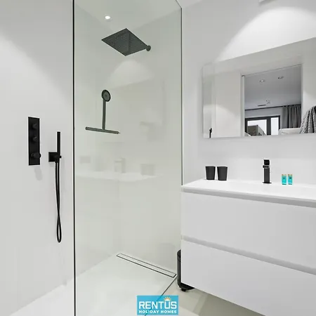 Naast T - Beautifully Furnished With Sea View Lejlighed *