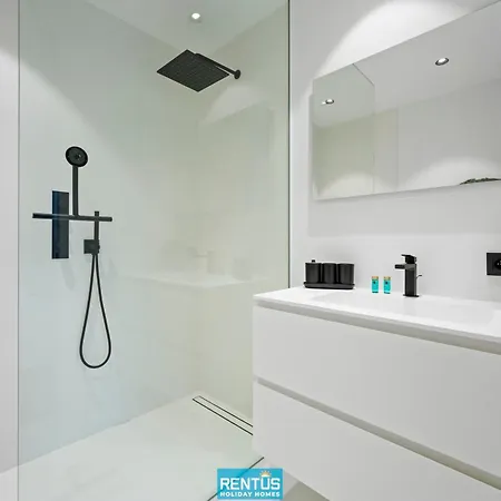 Naast T - Beautifully Furnished With Sea View Lejlighed *