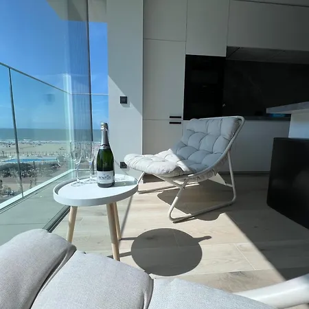 Naast T - Beautifully Furnished With Sea View *