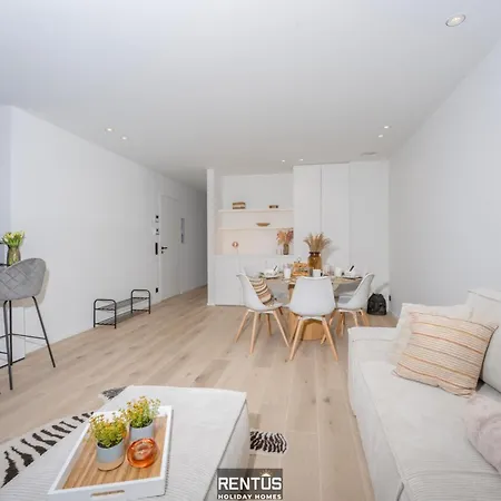 Apartment Naast T - Beautifully Furnished With Sea View *