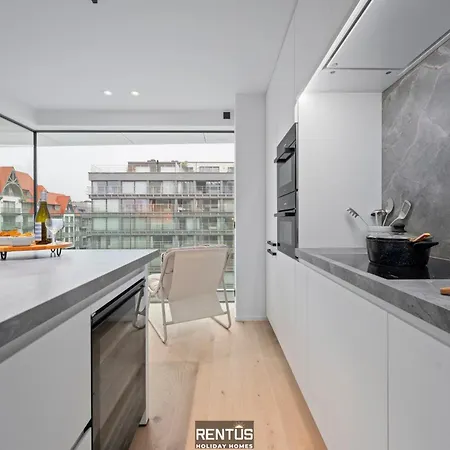 Naast T - Beautifully Furnished With Sea View דירה