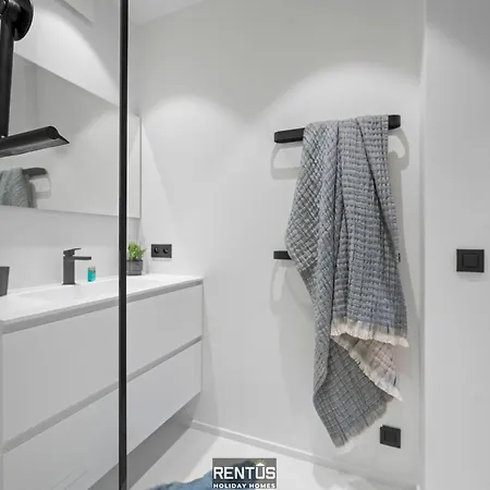 Naast T - Beautifully Furnished With Sea View Апартаменты